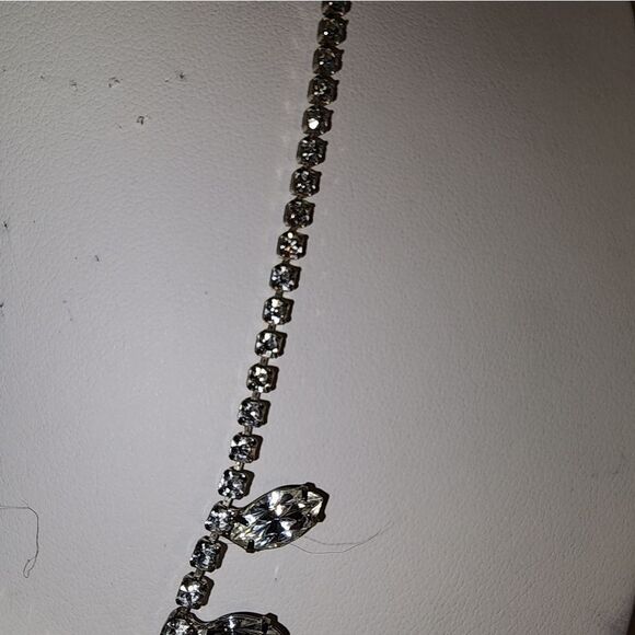 Vintage Elegant Silver Necklace with Crystal Accents 16" EUC!!! - Picture 5 of 8